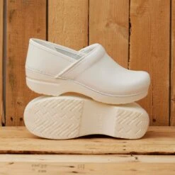 Dansko Professional White Box -Dansko Stepzone Sales Store HeritagePDPProWhite3 0070a2d2 52ab 404d 8e58 b6580f2f5286