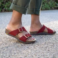 Dansko Dayna Cinnabar Suede -Dansko Stepzone Sales Store S23 PDP Dulce Dayna Cinnabar OnFoot 2400x2400 1